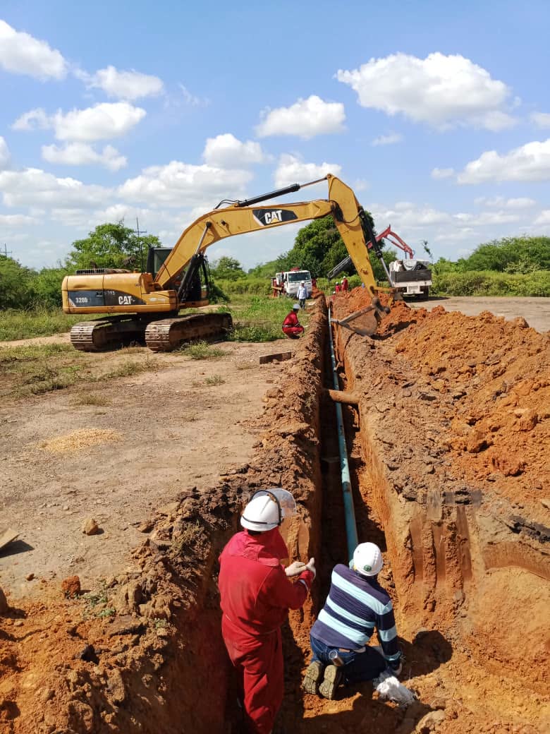 Construcción y tendido de líneas de inyección de agua en Campo Boscán